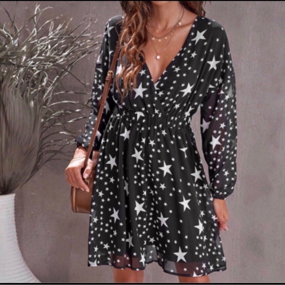 Black/White Star Pattern Dress. New.‎